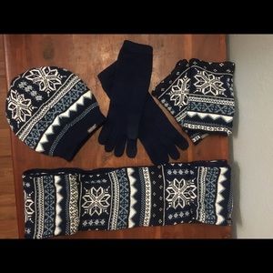 Mukluk reversible accessory gift pack